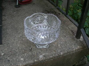 Vintage ~ Irland ~ verzierte Bleikristall Obstschale ~ gewellter Rand ~ geformter Sockel - Bild 1 von 7