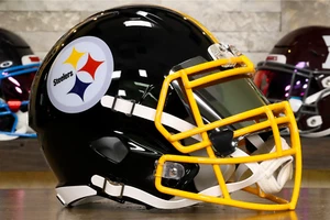 Casco de exhibición de velocidad Pittsburgh Steelers Riddell - Edición GG - Imagen 1 de 5