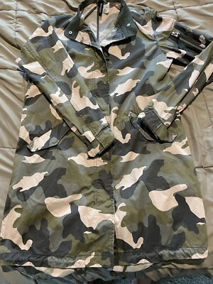 Gabardina Dividida H&M Larga Camuflaje Talla 4 Cordón Cintura Envío Incluye Foto 1 de 4