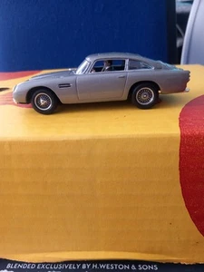Universal Hobbies Aston Martin DB5 - Picture 1 of 5