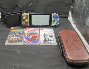 Pacchetto console Nintendo Switch HAC-001-01 Zelda Joy Cons Dock 3 giochi e custodia - Foto 1 di 22