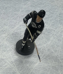 Wayne Gretzky HOF Los Angeles Kings Mini 4" Gartlan The Great One Figure - Picture 1 of 5