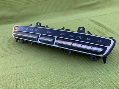 Mercedes C GLC W205 W253 Climate Control Panel Heating Control Unit A2059058813 - Image 1 of 4
