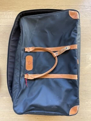 Equipaje jon hart vintage negro sin monograma apenas usado Foto 1 de 4