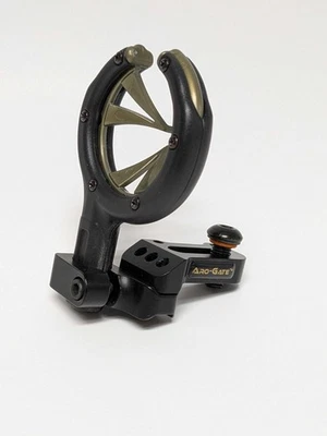 Saunders Aro-Gate Foldaway Arrow Rest Archery Accessory NEW (No Box) - Image 1 of 3