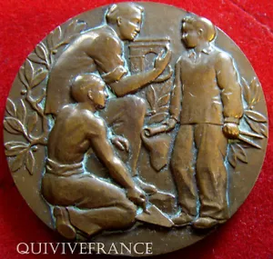 MED3683 - Learning Medal Building & Public Works By Pelletier - Picture 1 of 3