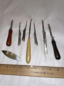 VARIOUS LOT OF 8 KNITTING/CROCHET/TATTING/ CABLE STITCH NEEDLES-SHUTTLE VINTAGE - Picture 1 of 3