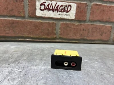 08-15 Conjunto de ranura de puerto auxiliar Mitsubishi Evolution 10 Evo X sin puerta $ Foto 1 de 4