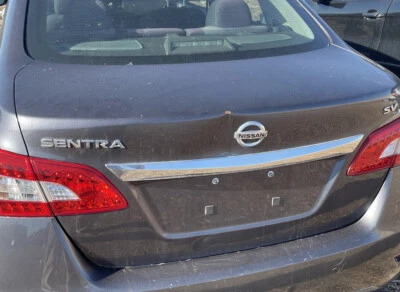 Nissan Sentra 2013 2014 2015 2016 2017 tapa maletero OEM  Foto 1 de 2