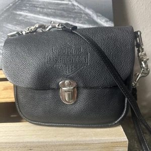 Borsa a tracolla Harley-Davidson Motorcycles in pelle nera con logo clip usata - Foto 1 di 19