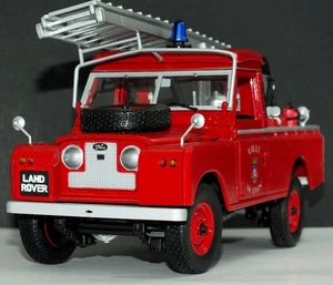 1:18 UH Universal Hobbies LAND ROVER Serie 2 POMPIER 'Ville de Lyon MOTORE ANTINCENDIO - Foto 1 di 8