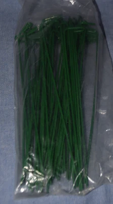 NUEVO Holiday Time 7.5" 50 unidades estacas de metal verde para usar con mini juegos de luces Foto 1 de 2