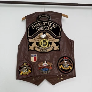 Chaleco de colección Sears Leather Shop HOG 30+ prendedores parches Harley motociclista capítulo talla 40 - Imagen 1 de 9