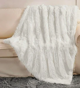 Yusoki Double Sided Luxury Faux Fur Thick White Throw / Blanket 50" x 63" NEW - Picture 1 of 2