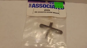 VINTAGE TEAM ASSOCIATED 9564 RR CHAS/FR HINGE BRACE - Bild 1 von 1