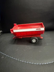 Vintage ERTL Farm Country 1/64 C & J Grain Cart, Red 4432 - Picture 1 of 4
