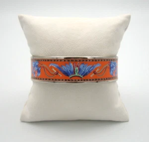 RETIRED HERMES PARIS FEATHER HEADDRESS PRINTED ENAMEL BANGLE BRACELET 18 MM WIDE - Picture 1 of 9