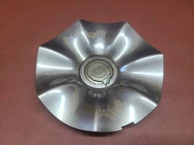 Tapa central cromada Chrysler & Town Country 2008-2010 OEM 04721717AA Foto 1 de 4