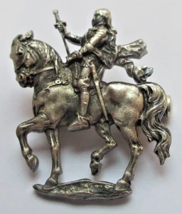 Ancienne magnifique Broche argentée Jeanne d'Arc à cheval épée rare bijou 620 - Imagen 1 de 3
