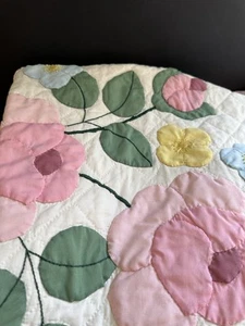 Vtg Hand Made Quilt Applique Embroidery Floral Bouquet Pink Full Queen 82”x97” - Picture 1 of 24