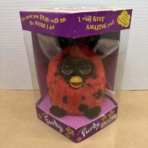 Nuevo Ladybug Furby 1999 rojo y negro vintage (70-800) - nuevo en caja - Imagen 1 de 8