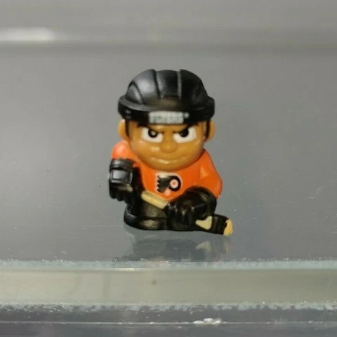 RARE 1" TALL PHILADELPHIA FLYERS NHL SERIES 1 TEENYMATES HOCKEY FIGURE Cover