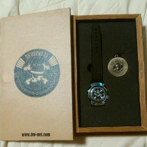 Bussola orologio One Piece Baroque Works con memoria USB tipo moneta scatola speciale rara - Foto 1 di 4