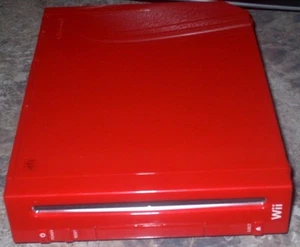 Consola Nintendo Wii roja con juego, accesorios y bolsa de viaje oficial Brunswick - Imagen 1 de 12