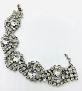 Brazalete de diamantes de imitación transparentes brillantes KRAMER NY joyería vintage firmada de 7 1/2 pulgadas - Imagen 1 de 10