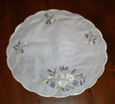 Deckchen romantisch bestickt Zierdeckchen Vintage Landhaus Shabby Cottage - Bild 1 von 2