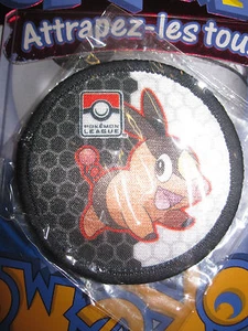░▒ POKEMON NEUF RARE BADGE /  ECUSSON PROMO DE LA LIGUE TOURNOI GRUIKUI ▒░ - Imagen 1 de 1