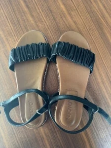 Inuovo Thong Sandals T-Strap Black Leather Ankle Strap Flat Women Size 38 - Picture 1 of 3