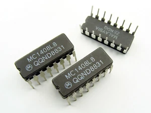 MC1408L8 [1 pz] DAC moltiplicatore 8 bit; CERDIP; Motorola [Ricambi Vectrex] - Foto 1 di 3