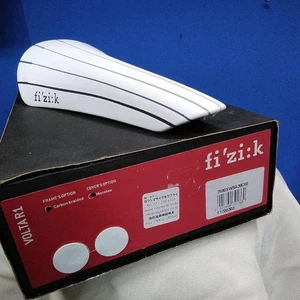Sillín de carbono Fi'Zi K Volta R1 blanco 192 g asiento de bicicleta usado - Imagen 1 de 8