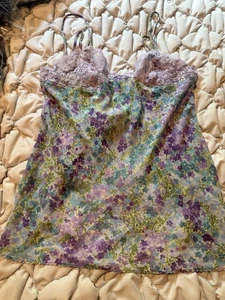Vintage Victoria's Secret Negligee-Top zum Binden -- lavendel geblümt -- Gr. M - Bild 1 von 8