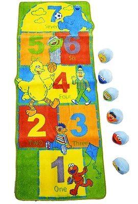 Alfombra de actividad calle sésamo - Alfombra de actividad rayuela 25"x60", 6 piezas de bolsa de frijoles Foto 1 de 3