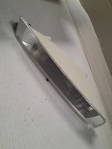 LUZ INDICADORA DELANTERA DERECHA VAUXHALL VIVARO 2001-2006 - Imagen 1 de 2