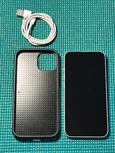 Apple iPhone 13 - 128GB - Starlight (odblokowany) A2482 (CDMA + GSM) - Zdjęcie 1 z 9