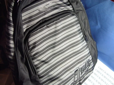 NUEVO CON ETIQUETAS NUEVO O'neill Generador Mochila Rayas Viaje Escolar EXCELENTE DISEÑO Y COLORES CHS Foto 1 de 2