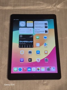 Apple iPad 6th Gen A1893 9.7in, 32GB, Wi-Fi-hairline Crack On Digitizer  - Picture 1 of 11