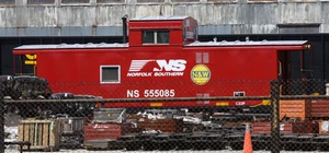 HO171 - Calcomanías Norfolk Southern Cabooses con logotipo elevado - Calcomanías a escala de carcasa - Imagen 1 de 1