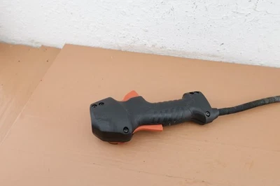 Dolmar MS-27 C Recortadora de cuerda OEM Mango de gatillo Foto 1 de 4