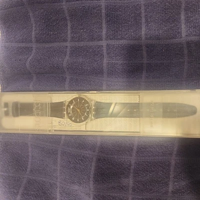 Часы Swatch SS08K103 черные стильный кварцевый механизм силиконовый ремешок б/у - Изображение 1 из 4