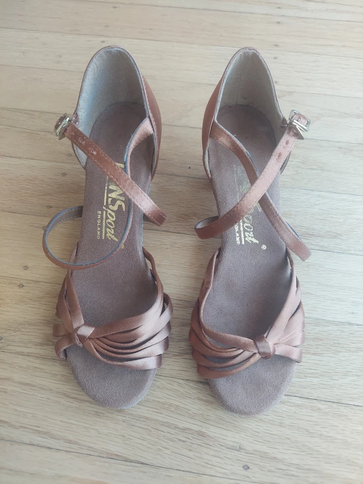 Size 1 Girls Dancing Shoes In A Beautiful Copper Brown Color - Image 1 of 4