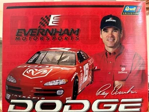 NUOVO Revell NASCAR 2000 #19 Ray Evernham Dodge Intrepid - 1 di 2.508 - 1:24 - Foto 1 di 4
