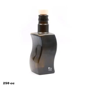 BOTTIGLIA BOTTIGLIETTA IN VETRO QUADRATA ONDA CON TAPPO SILICONE 250 cc VINO OLI - Foto 1 di 1