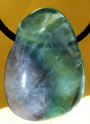 REGENBOGEN  FLUORIT  TROPFEN Edelstein  Anhänger  TROMMELSTEIN  gebohrt    Nr.61 - Bild 1 von 2