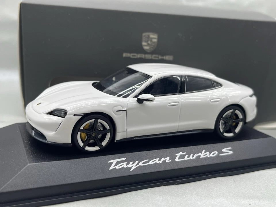 🇺🇦 1:43 Porsche Taycan Turbo S Minichamps 1/43 White - Image 1 of 4