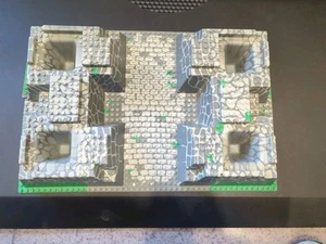 LEGO Knights Kingdom CASTLE OF MORCIA 8781 Raised Base Plate - READ DESC. - Picture 1 of 9