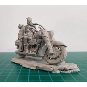 Kit Modelo Resina 1/24 Hermosa Niña Motociclista Post-Apocalipsis Sin Pintar - Imagen 1 de 5